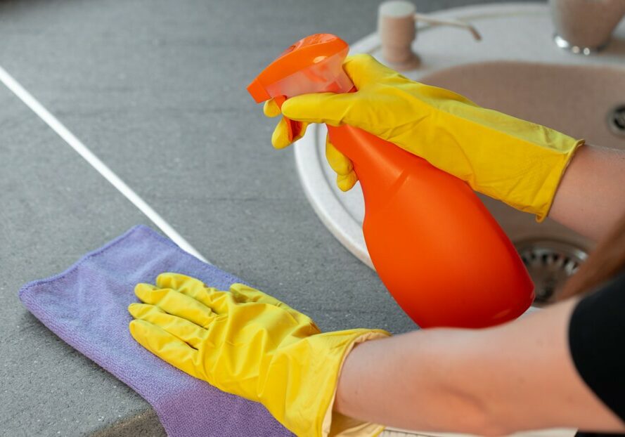 cleaning tile | Dolphin Carpet & Tile